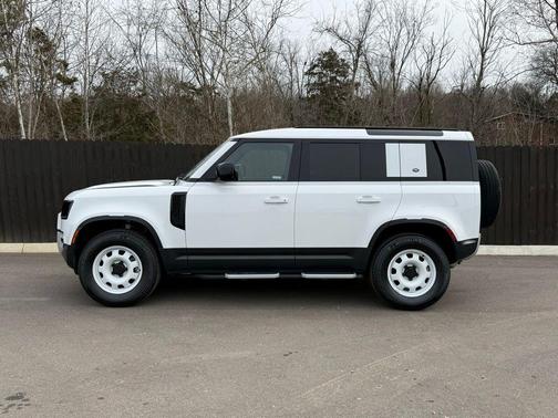 2023 Land Rover Defender 110 Standard