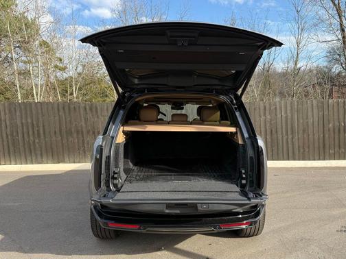 Gray 2026 Land Rover Range Rover P550e SE