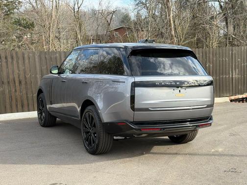 Gray 2026 Land Rover Range Rover P550e SE