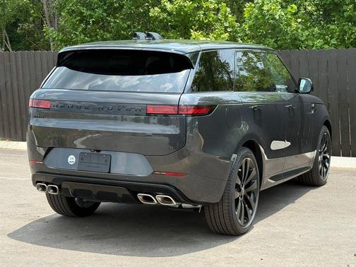 Carpathian Gray Premium Metallic 2025 Land Rover Range Rover Sport SE