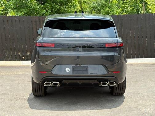Carpathian Gray Premium Metallic 2025 Land Rover Range Rover Sport SE