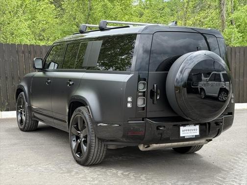 2025 Land Rover Defender 130 P400 X-Dynamic SE