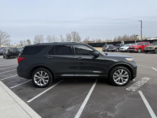 2023 Ford Explorer Platinum
