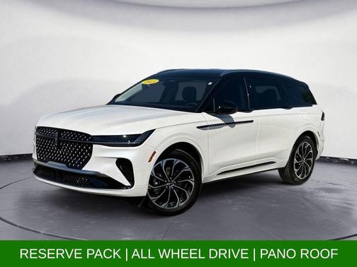 White Platinum Clearcoat Metallic 2025 Lincoln Nautilus Reserve