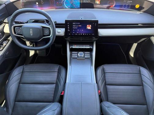 White Platinum Clearcoat Metallic 2025 Lincoln Nautilus Reserve