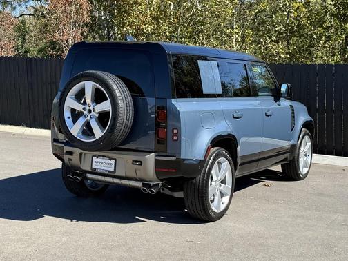 2025 Land Rover Defender 110 P500 X-Dynamic SE