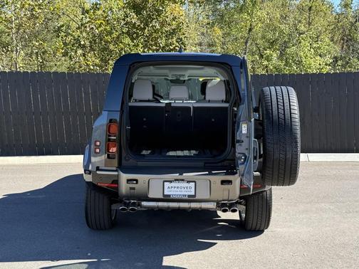 2025 Land Rover Defender 110 P500 X-Dynamic SE