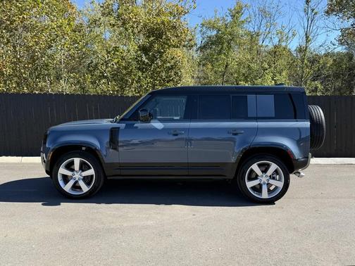 2025 Land Rover Defender 110 P500 X-Dynamic SE