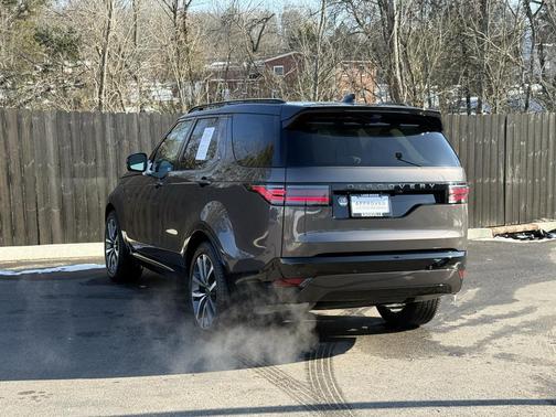 2025 Land Rover Discovery P360 Dynamic SE