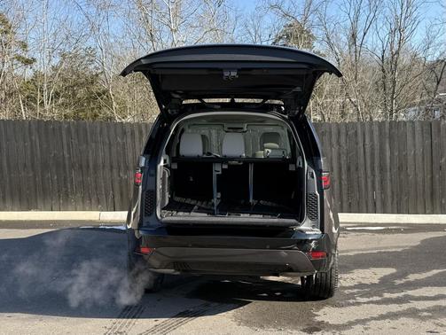 2025 Land Rover Discovery P360 Dynamic SE