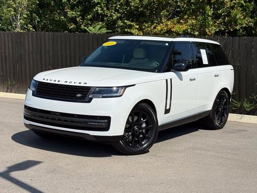 Fuji White 2024 Land Rover Range Rover SE