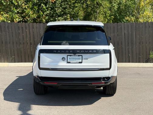 Fuji White 2024 Land Rover Range Rover SE
