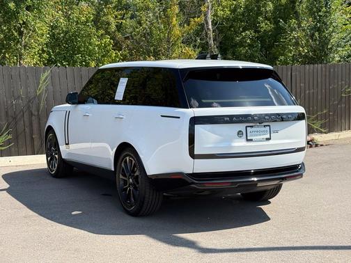 Fuji White 2024 Land Rover Range Rover SE