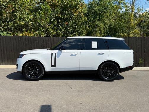 Fuji White 2024 Land Rover Range Rover P400 SE