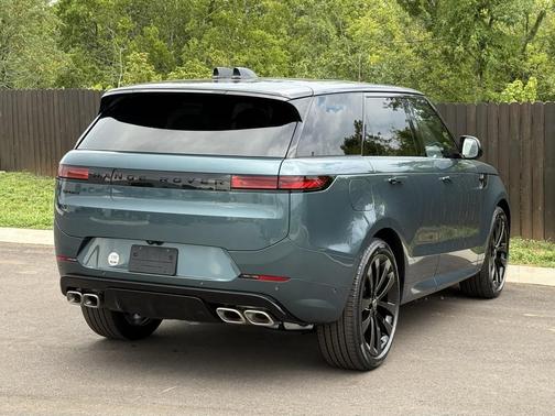 2025 Land Rover Range Rover Sport SE