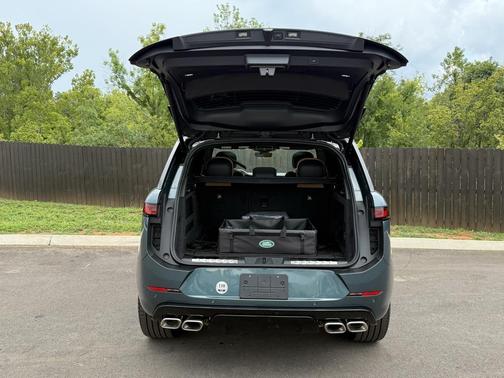 2025 Land Rover Range Rover Sport SE