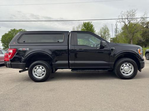 Black Metallic 2022 Ford F-150 XL