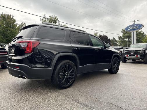 2022 GMC Acadia AWD SLT