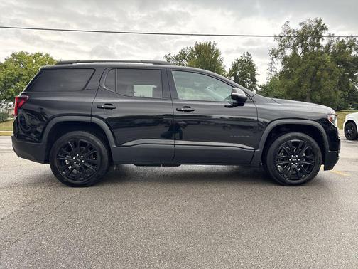 2022 GMC Acadia AWD SLT