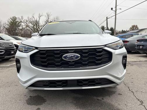 2025 Ford Escape ST-Line Elite