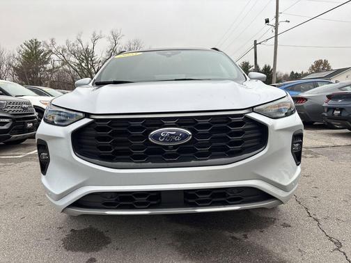 2025 Ford Escape ST-Line Elite