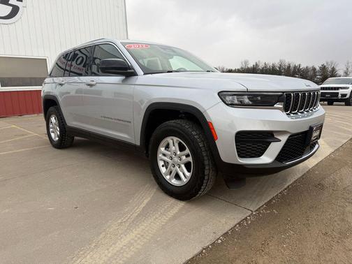 2022 Jeep Grand Cherokee Laredo