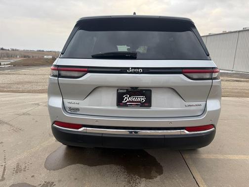 2022 Jeep Grand Cherokee Laredo