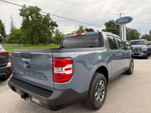 Azure Gray Metallic Tri-Coat 2026 Ford Maverick XLT