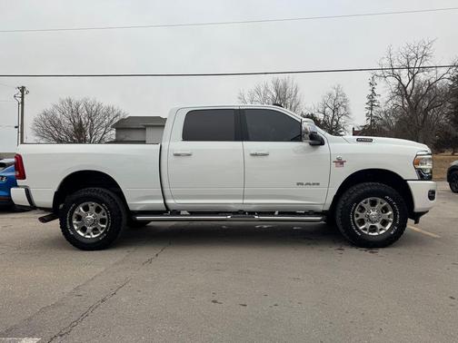 2023 RAM 2500 Laramie Crew Cab 4x4 6'4' Box