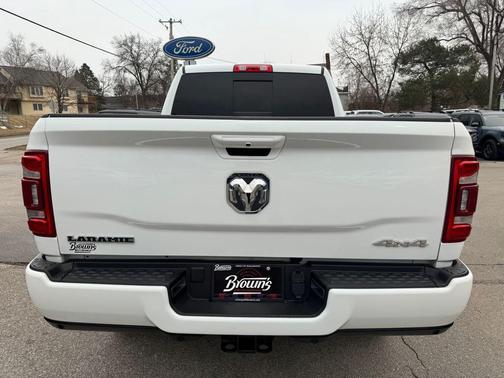 2023 RAM 2500 Laramie Crew Cab 4x4 6'4' Box