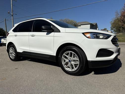 2022 Ford Edge SE