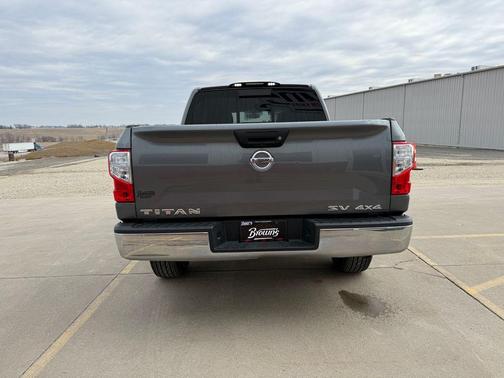 2018 Nissan Titan SV