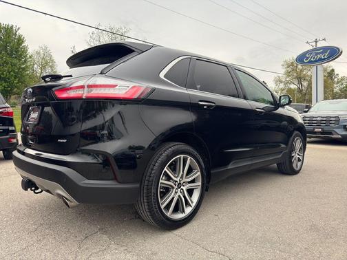 Agate Black Metallic 2024 Ford Edge Titanium
