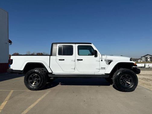 2021 Jeep Gladiator Overland