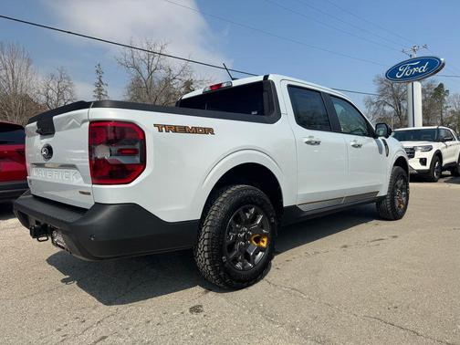 SPACE WHITE METALLIC 2026 Ford Maverick Tremor