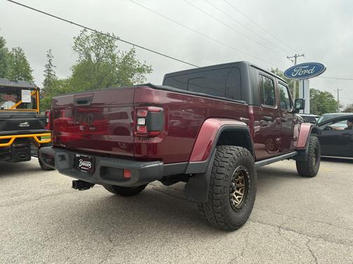 Snazzberry Pearlcoat 2022 Jeep Gladiator Willys 4x4