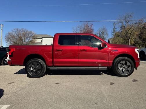 2024 Ford F-150 Lightning LARIAT