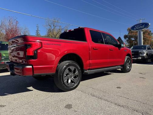 2024 Ford F-150 Lightning LARIAT