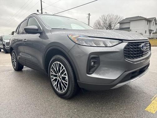2025 Ford Escape SE