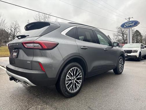 2025 Ford Escape SE