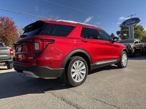 2025 Ford Explorer Platinum