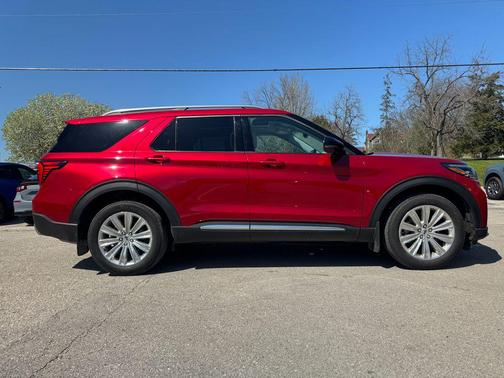 RAPID RED MET TINTED CC 2025 Ford Explorer Platinum
