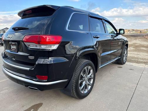 2019 Jeep Grand Cherokee Summit