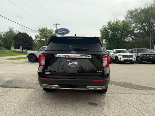 Black Metallic 2024 Ford Explorer XLT