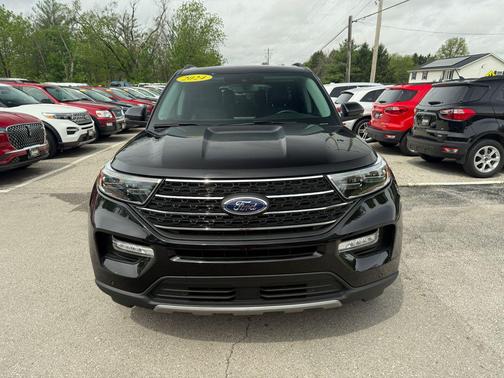 Black Metallic 2024 Ford Explorer XLT
