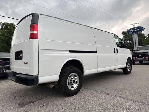 2023 GMC Savana 2500 Work Van