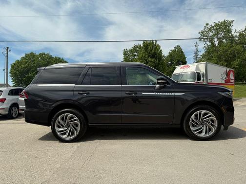 Starlight 2025 Lincoln Navigator Reserve