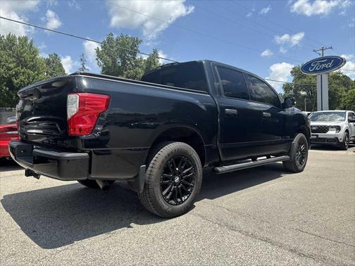 2019 Nissan Titan SL