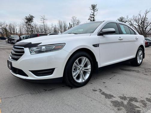2018 Ford Taurus SEL
