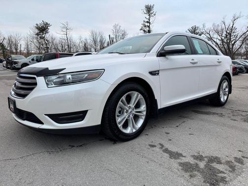2018 Ford Taurus SEL